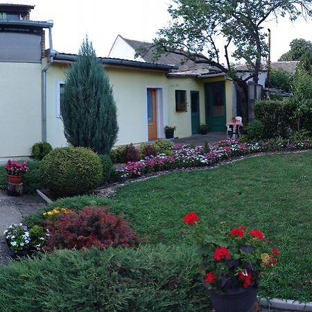 Sobe Ana Lägenhet Sombor Exteriör bild